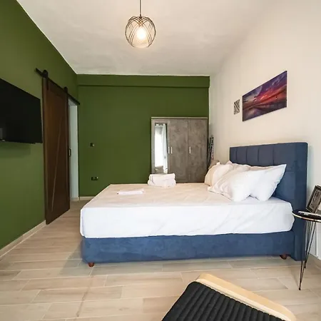 One Salonica Deluxe 1